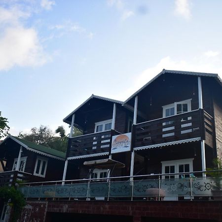 Coastal Bay Inn Alībāg Exteriör bild