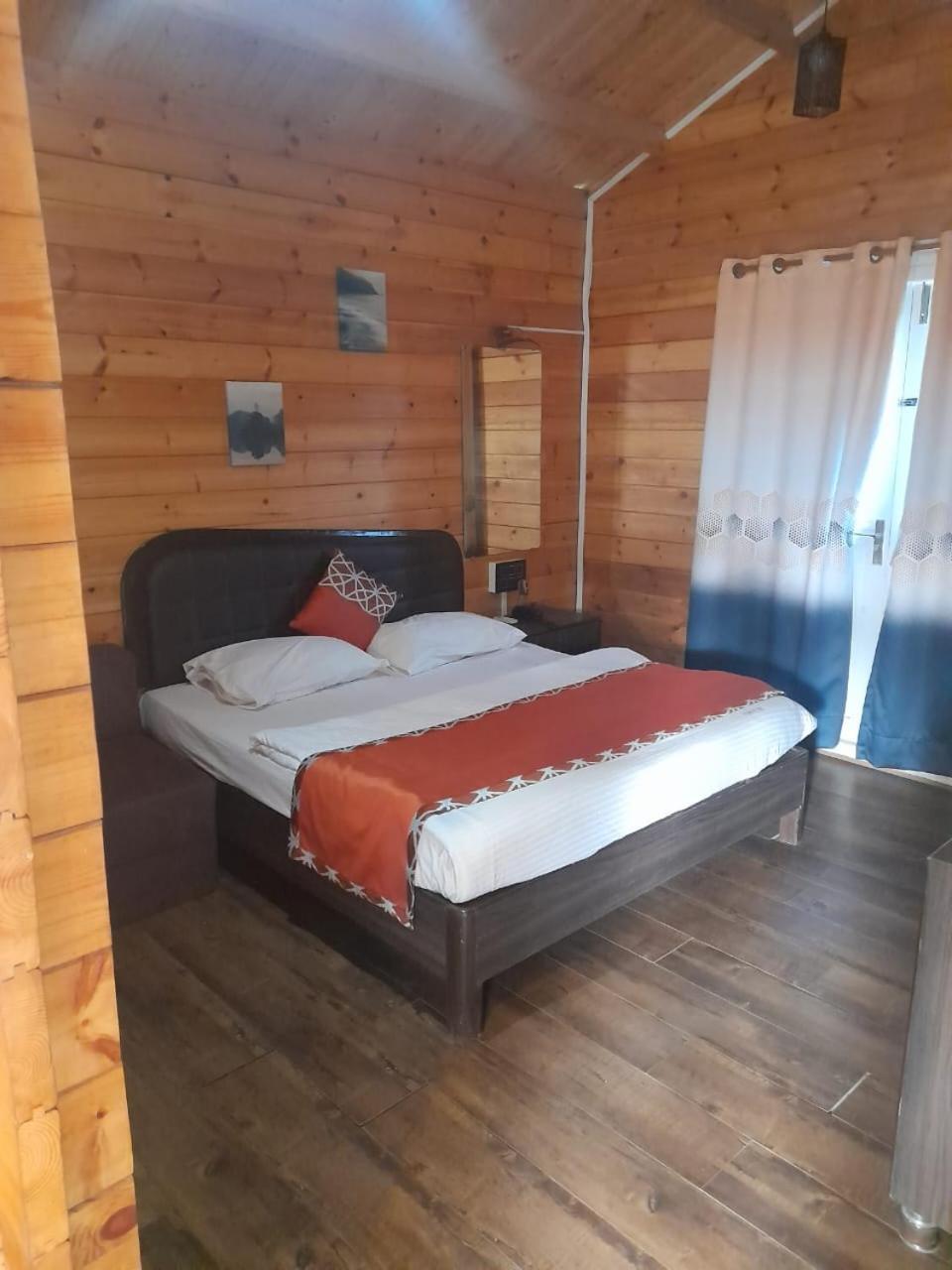 Coastal Bay Inn Alībāg Exteriör bild